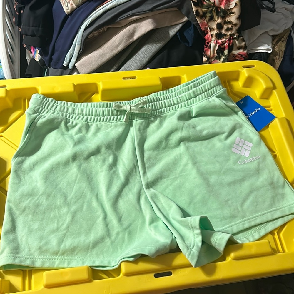 Columbia women’s shorts French Terry size large